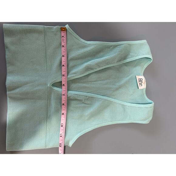 TNA Aritzia crop top womens size M blue ribbed v neck sleeveless - Picture 7 of 8